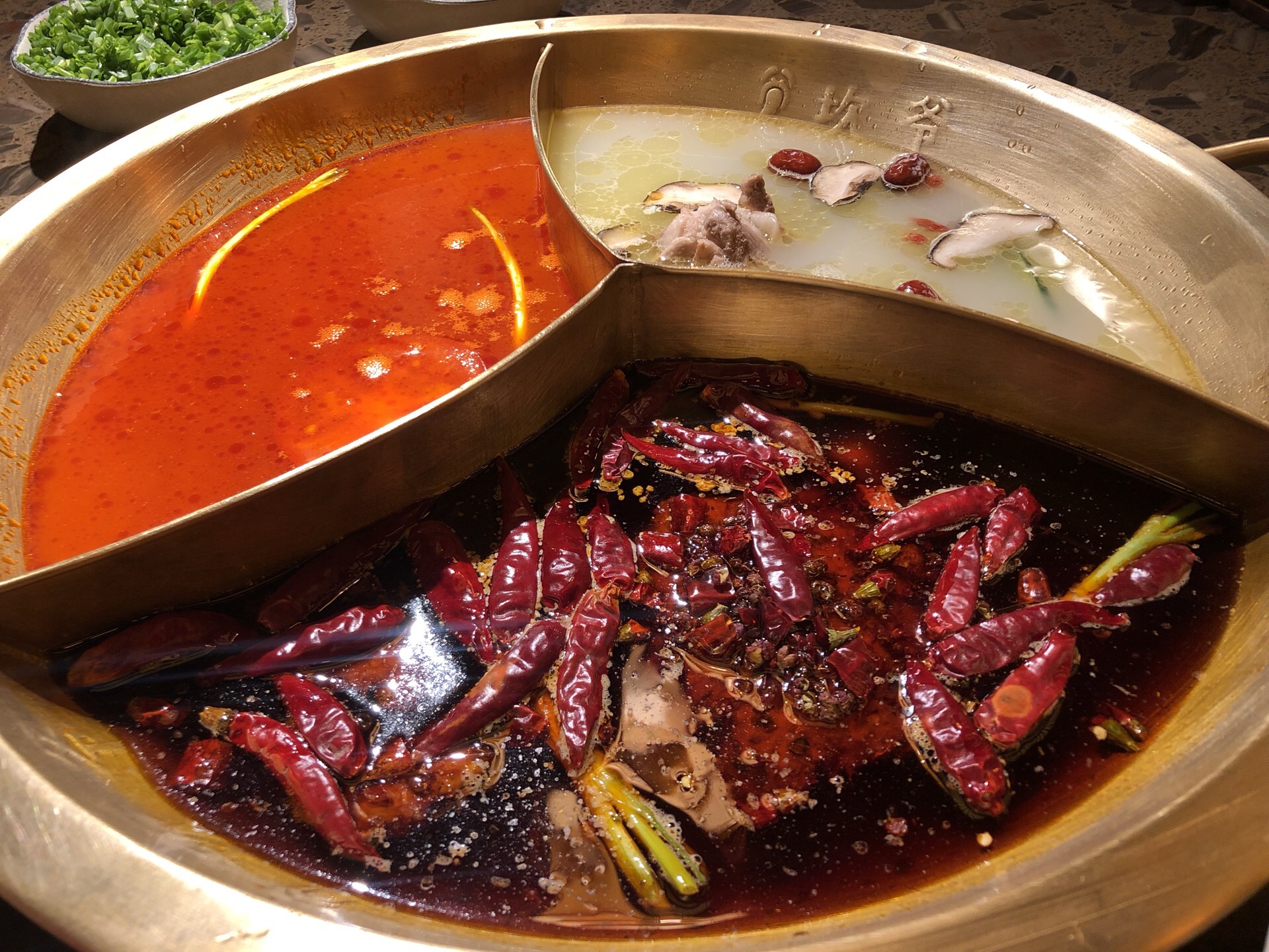 上海坎爷秘制火锅(陆家嘴店)好吃吗,坎爷秘制火锅(陆家嘴店)味道怎么