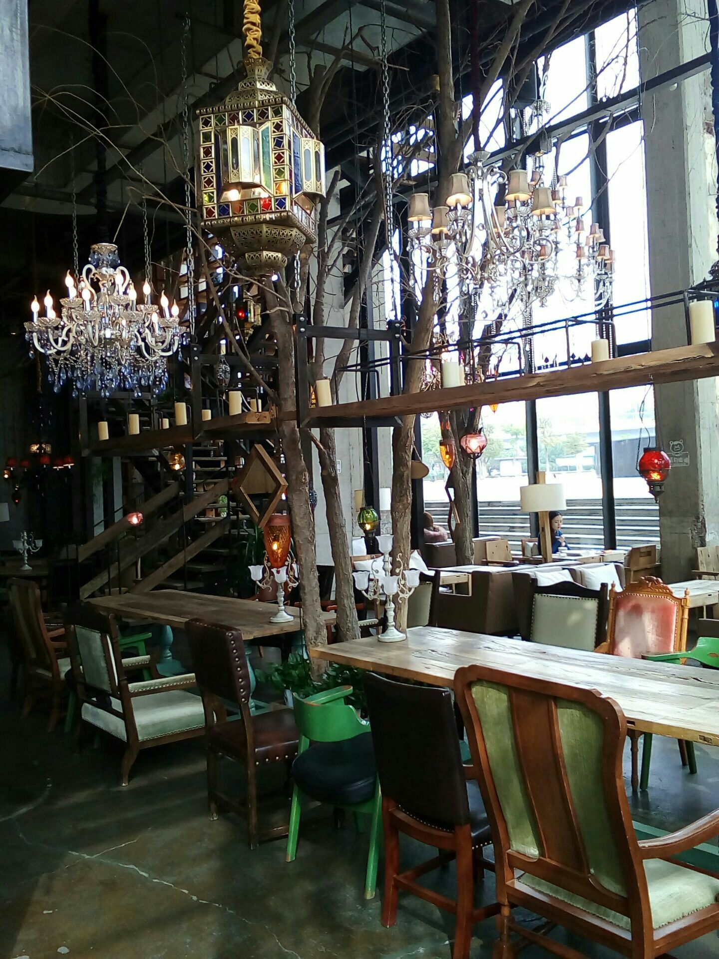 2024Maan coffee漫咖啡(1905店)美食餐厅,内部装饰非常漂亮，新潮美观...【去哪儿攻略】