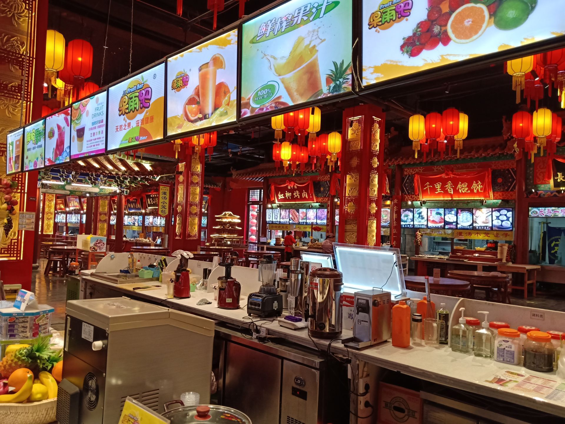 郑州人气最旺的小吃街 有百年历史 上百家美食店足以让你挑花眼_德化