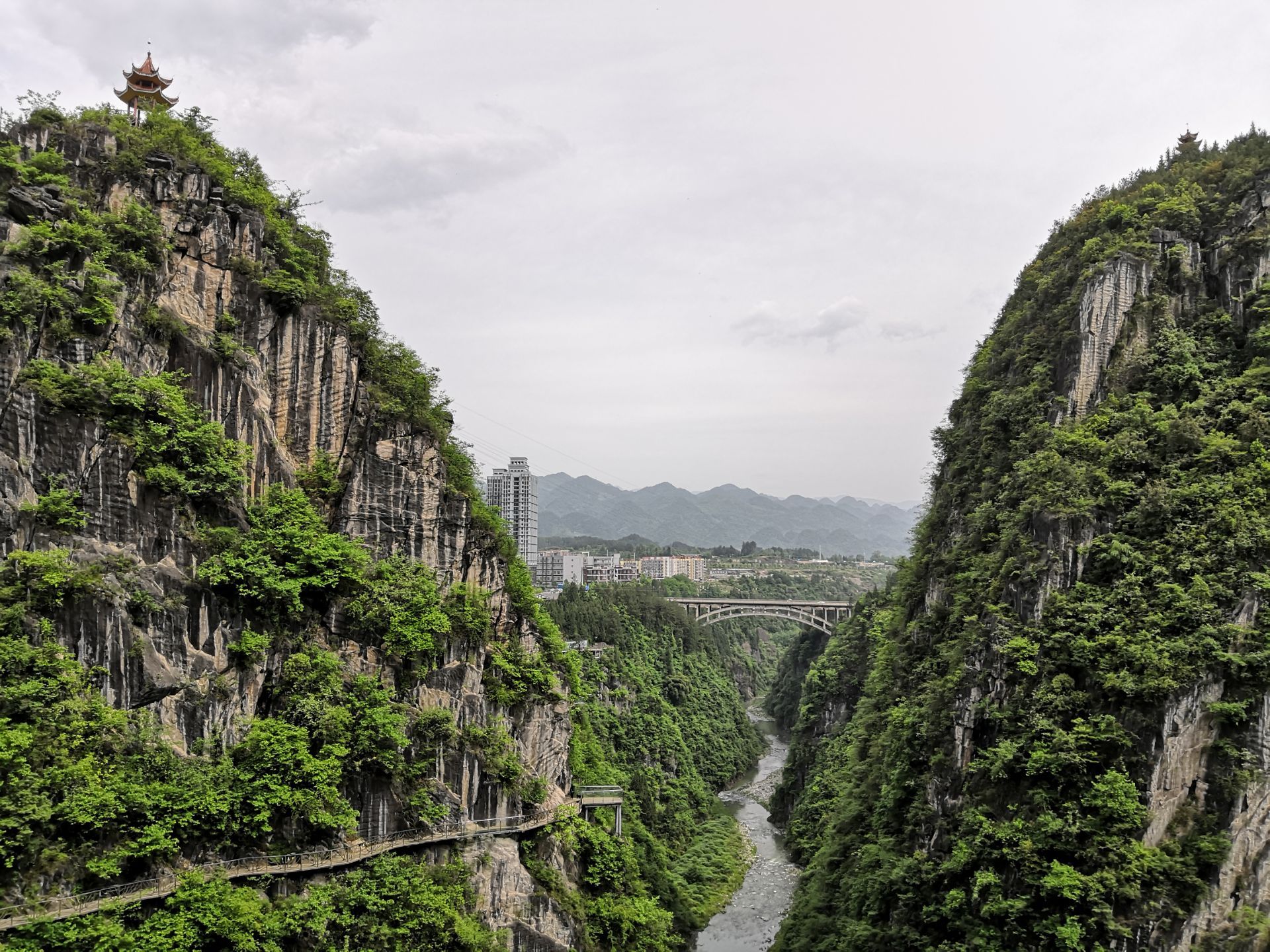 黔江城市大峡谷景区图片