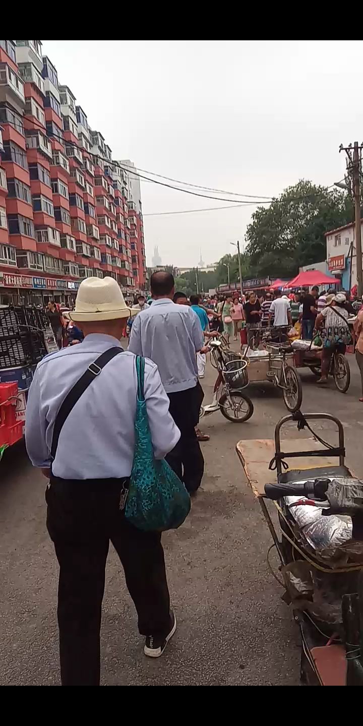 小河沿早市