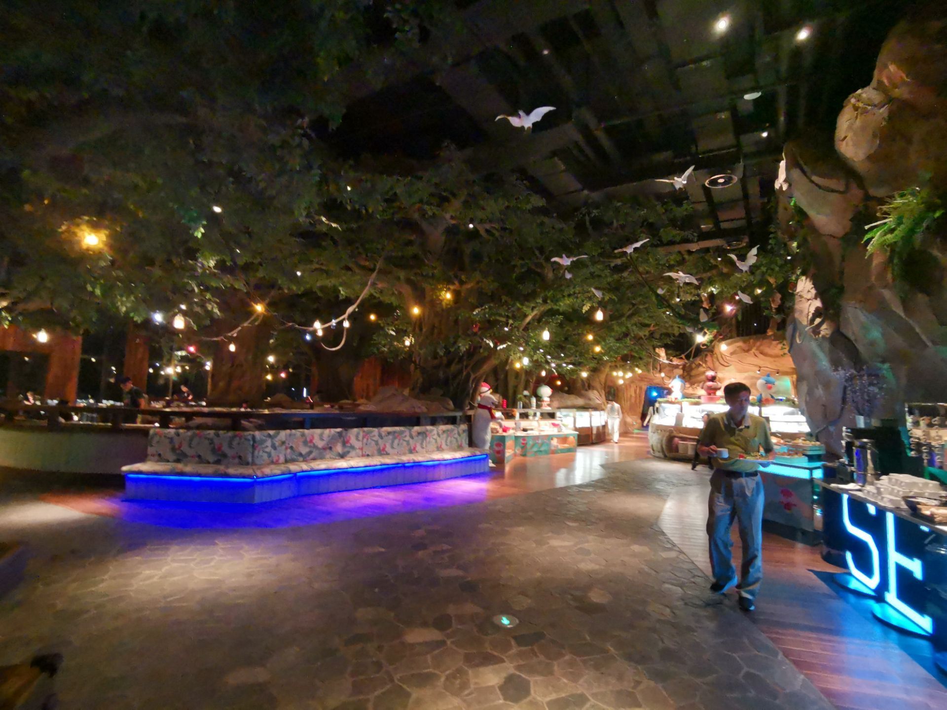 杭州开元森泊雨林自助餐厅