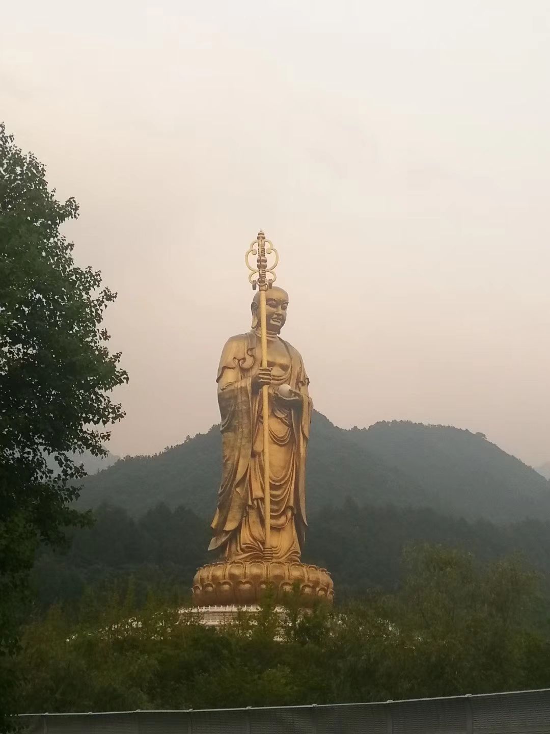 九华山99米地藏菩萨圣像 九华山九十九米大铜像_华夏智能网