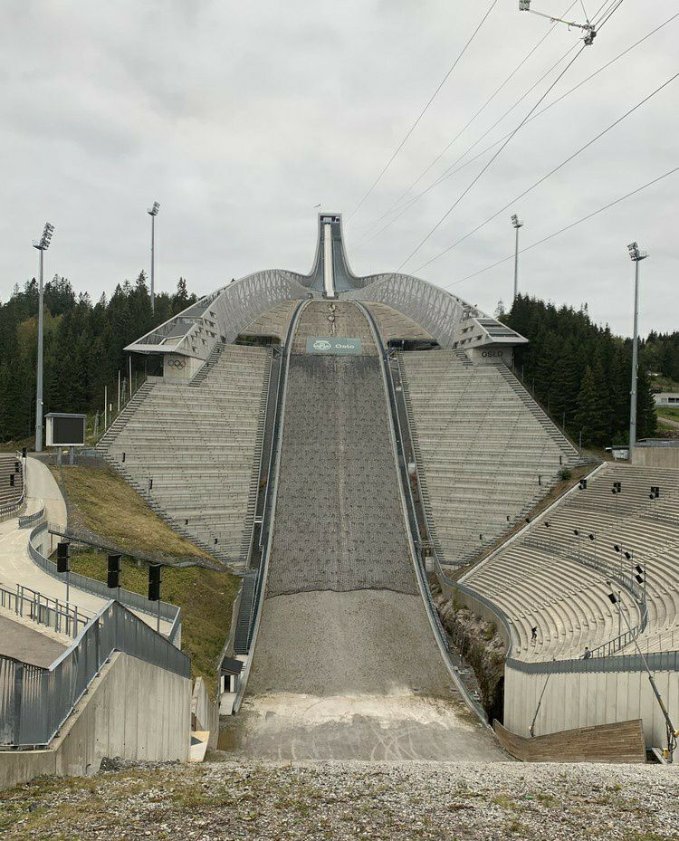 霍尔门考伦滑雪跳台