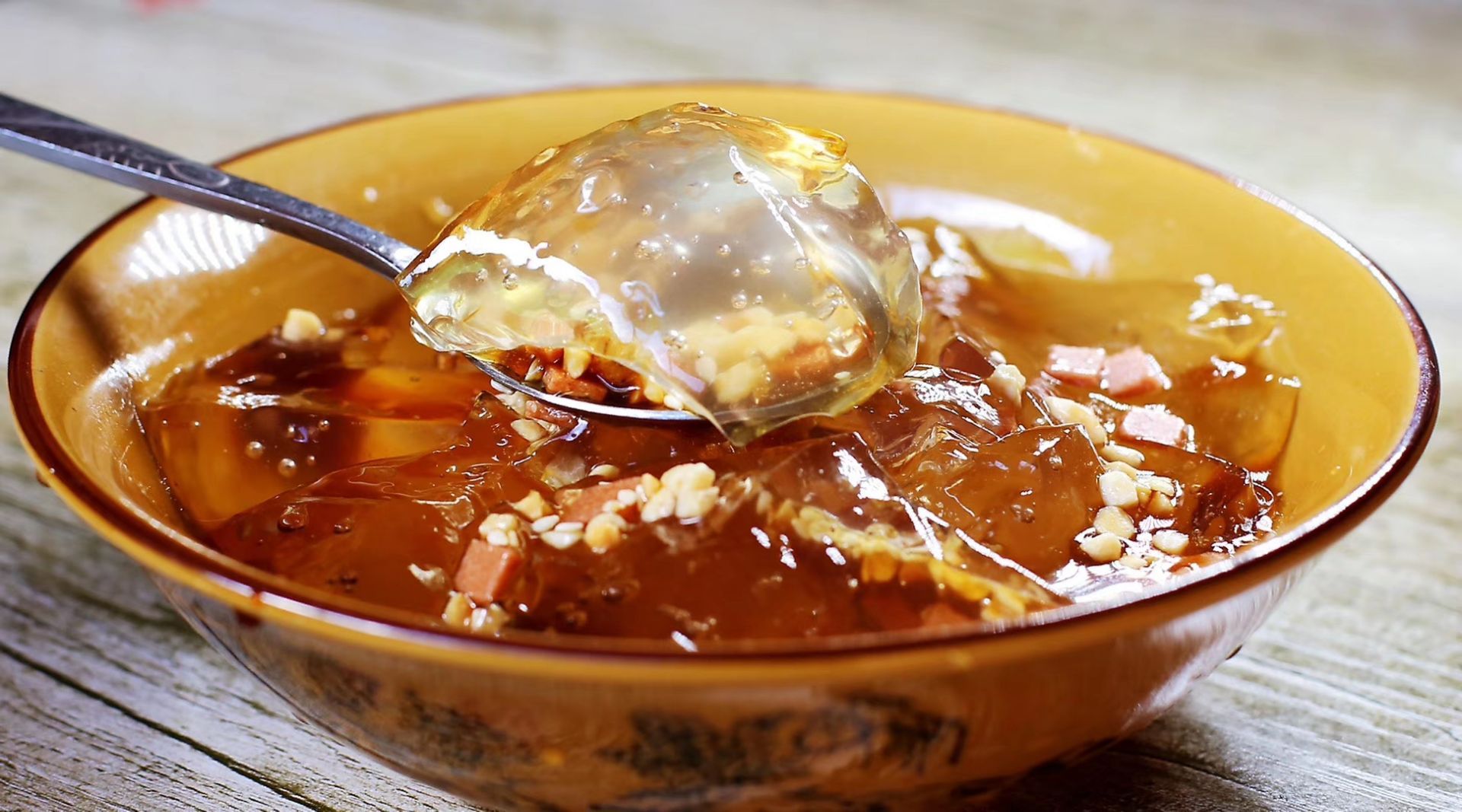 野冰粉 3.0 分   条点评 面包甜点 直线距离220m