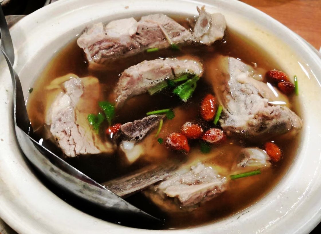 明记沙煲肉骨茶