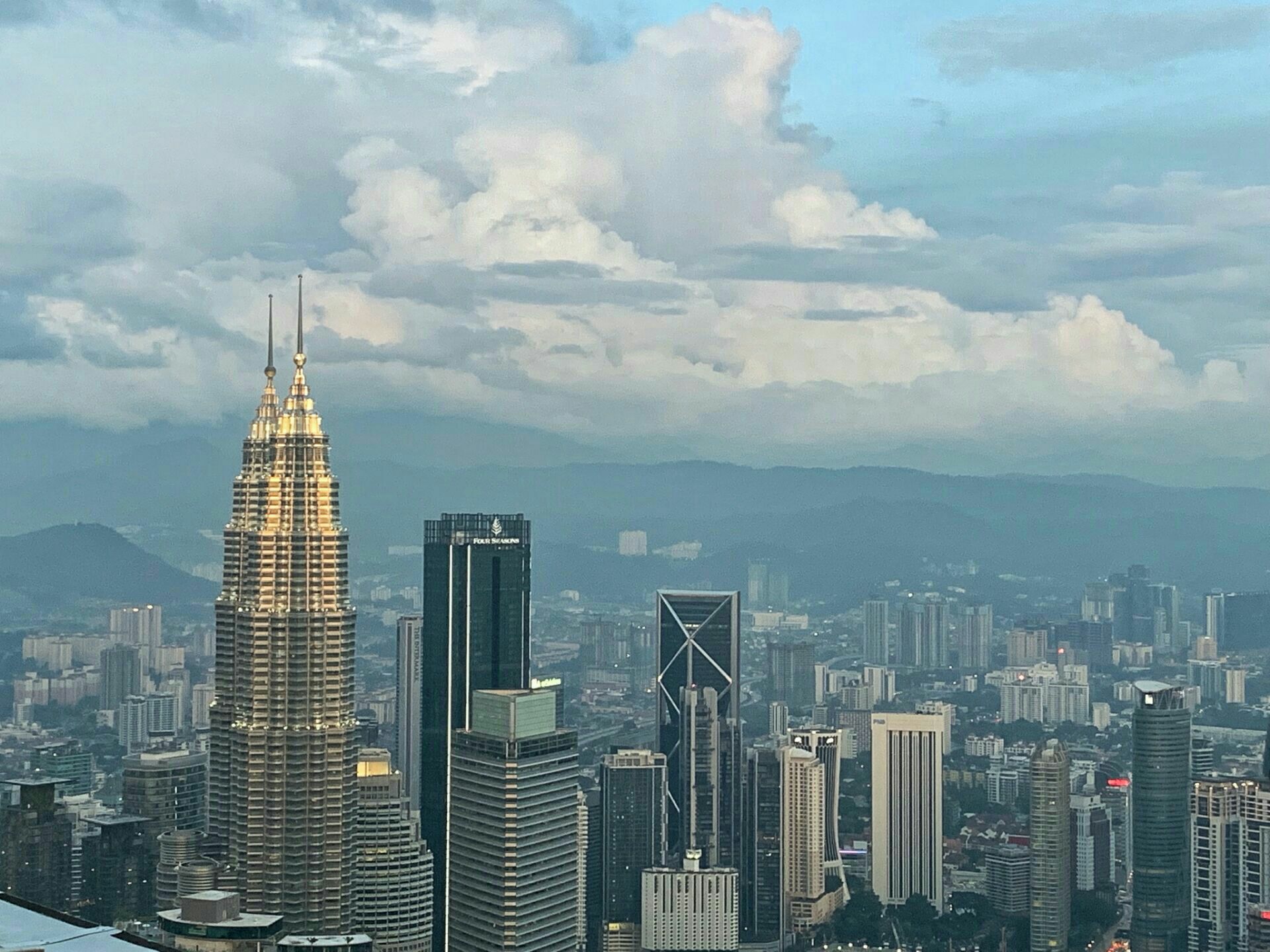 强势来袭丨吉隆坡转机8小时，双子塔最佳观景位！ - 知乎