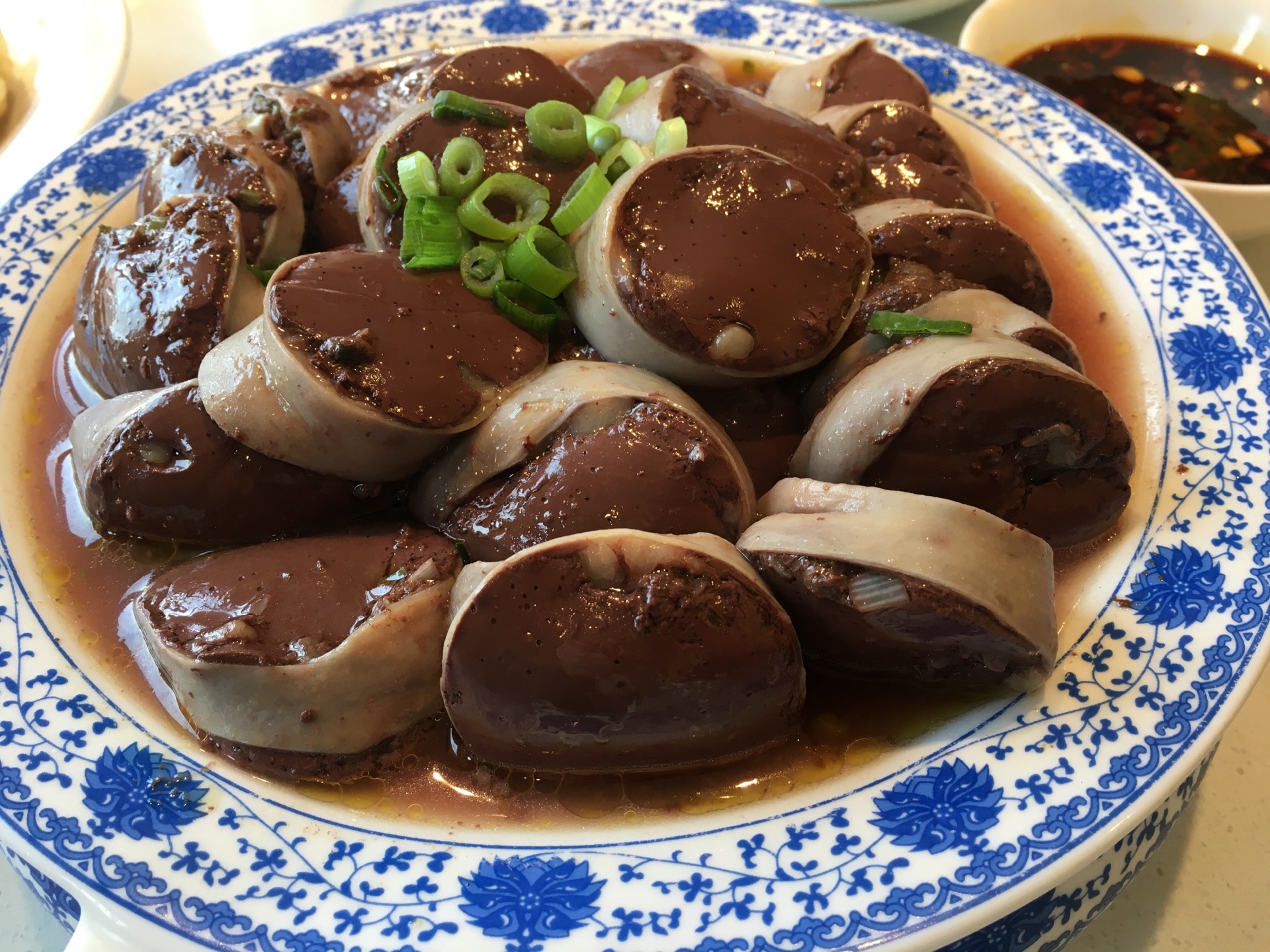 蒜泥血肠还不错,打包回家重新加工一下配蒜酱更好吃.