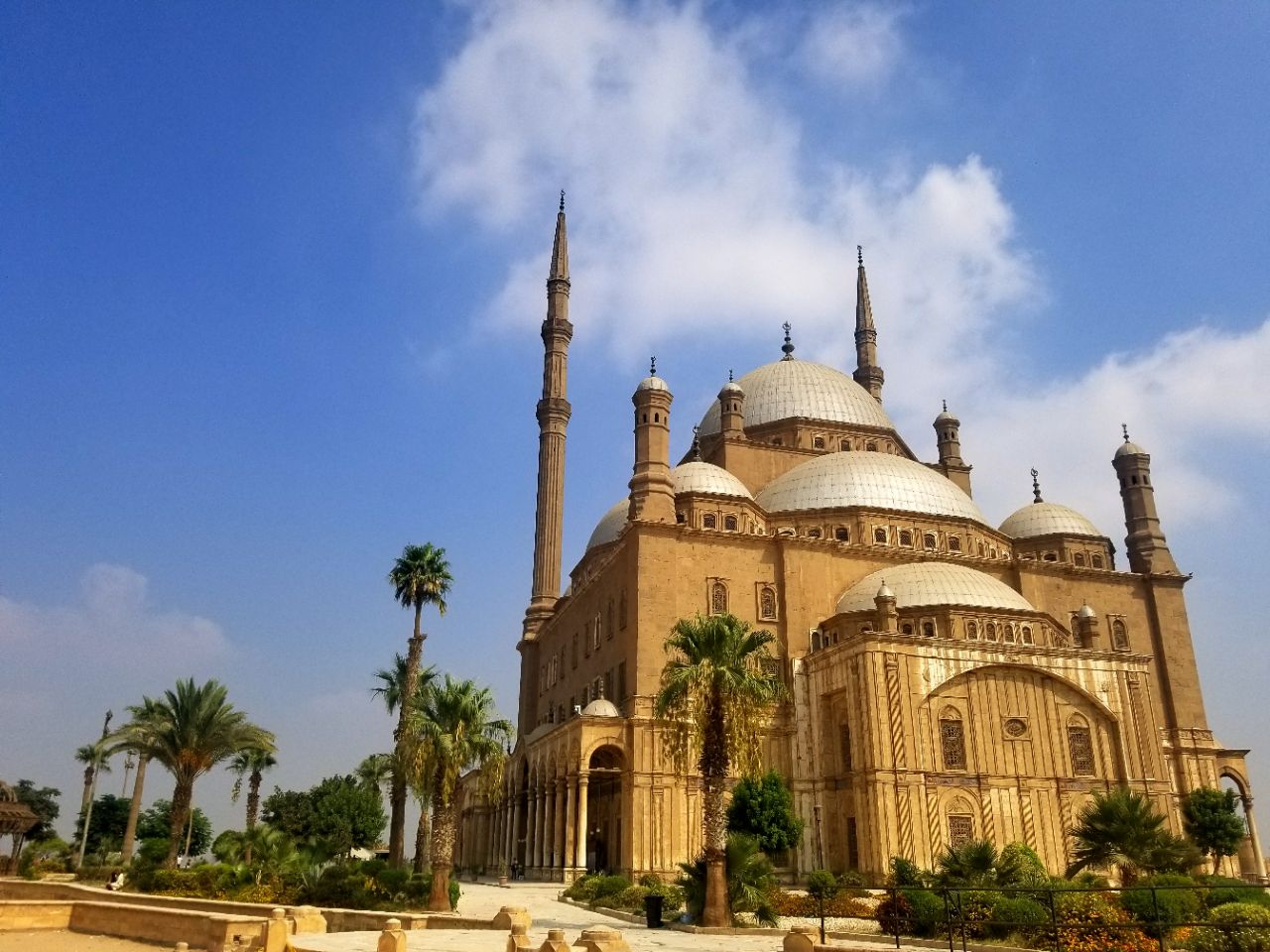 开罗最有名气的清真寺！-2024开罗旅游榜单-开罗必体验-自助游攻略-去哪儿攻略