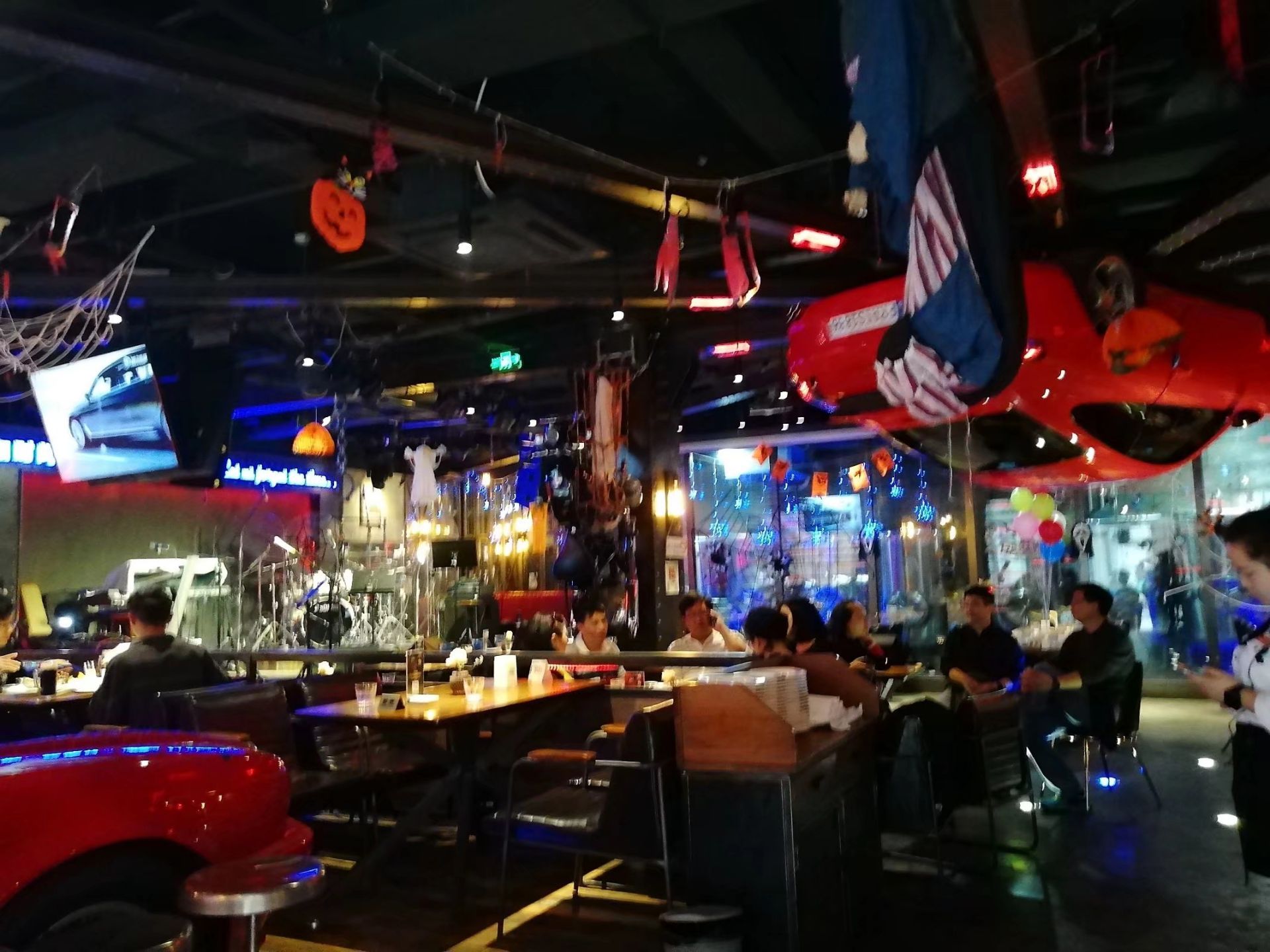 1886汽车主题德国餐厅(外滩13号店)