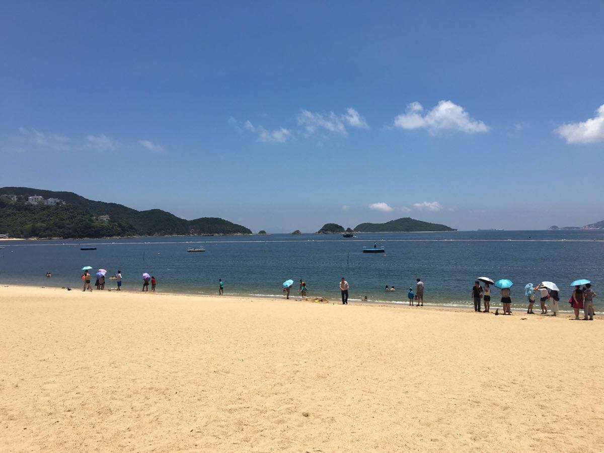 【携程攻略】香港浅水湾景点,出于对富豪们豪宅的憧憬，和朋友说想去浅水湾，据说李嘉诚，包玉刚等…