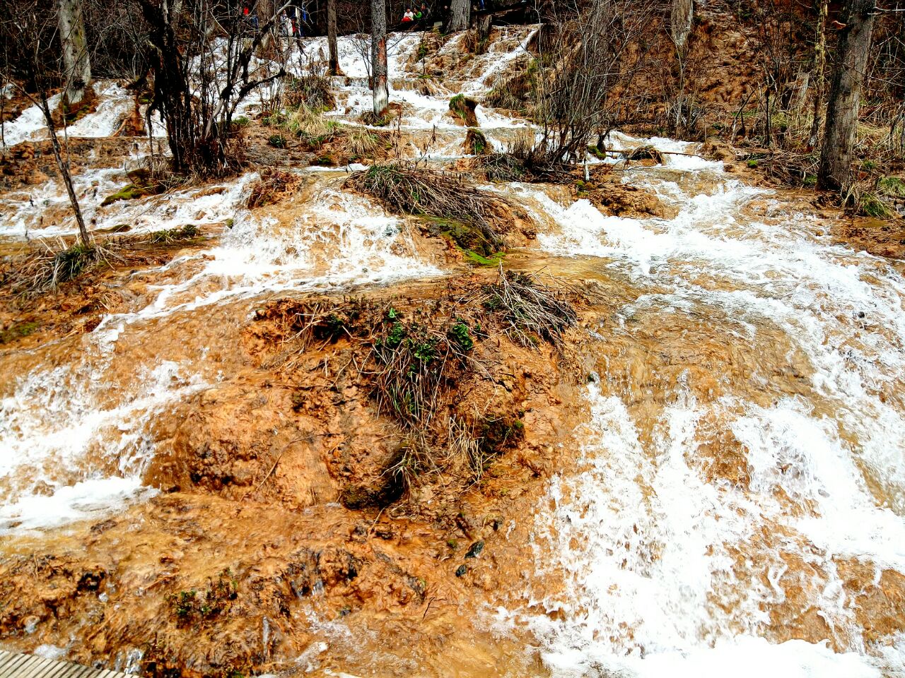 牟泥沟位于阿坝州松潘县,是去九寨沟路上必经之处.
