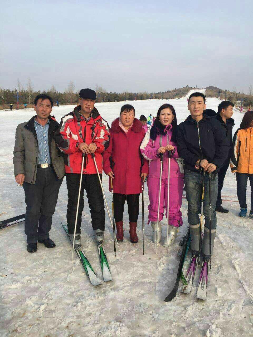 右玉南山滑雪场老板图片