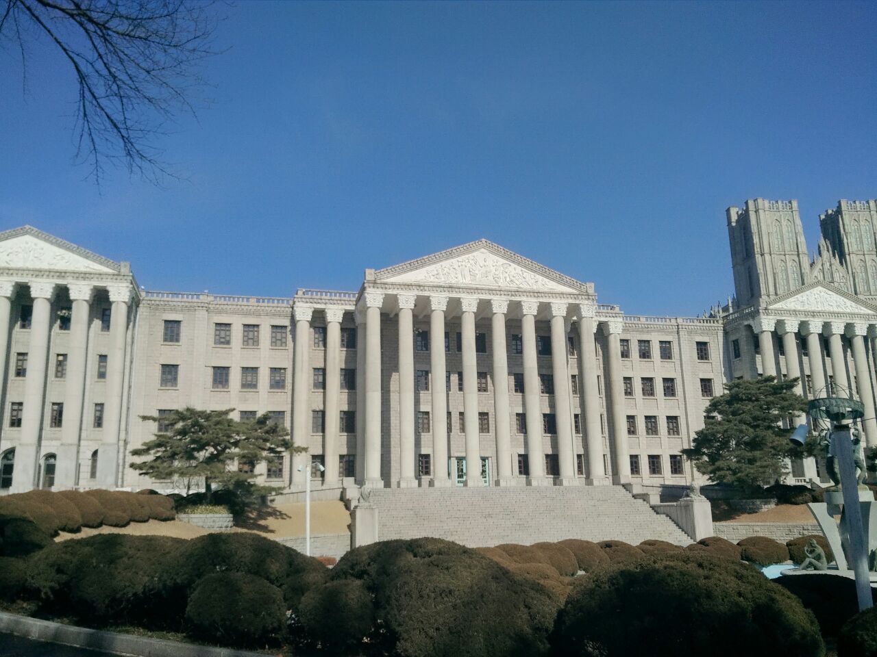 韩国庆熙大学首尔校区图片
