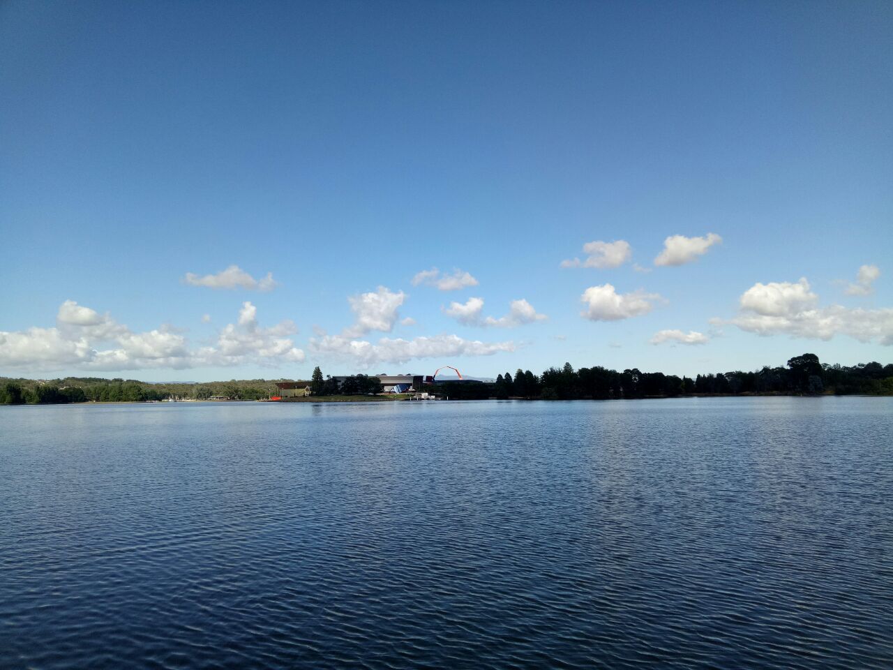 伯利格里芬湖