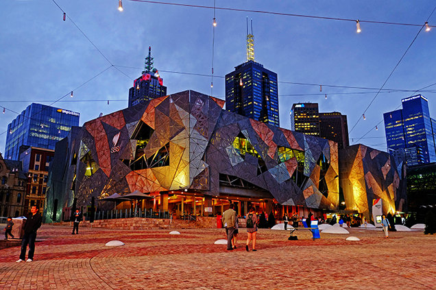 【携程攻略】墨尔本联邦广场景点,墨尔本市中心的大广场,地位相当于