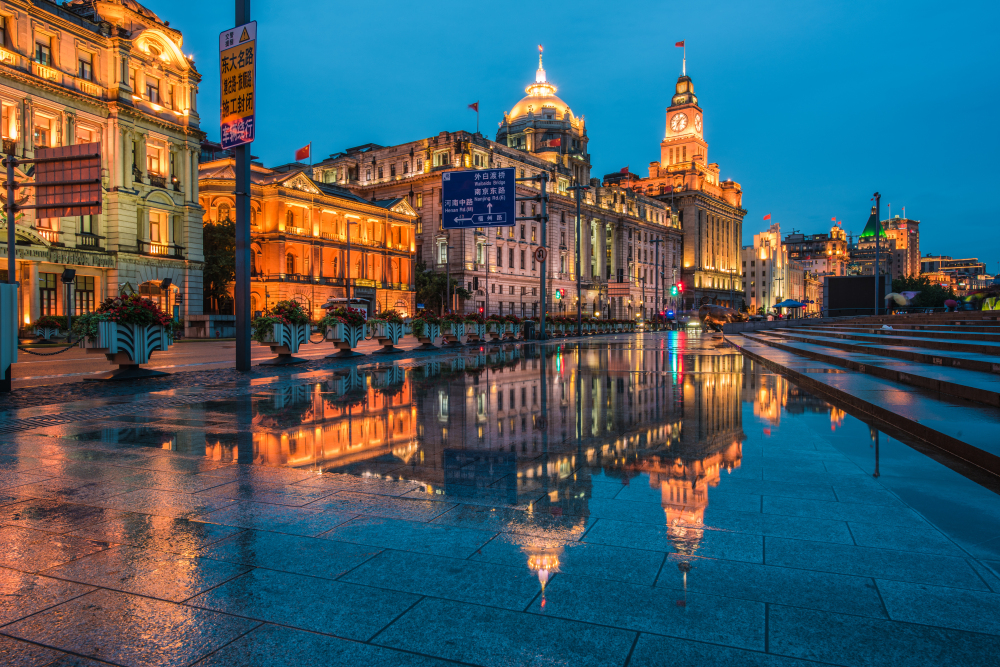 3-Day Shanghai Tour: From Oriental Pearl to Disney, Urban Splendor and Fairy Tale Dreams