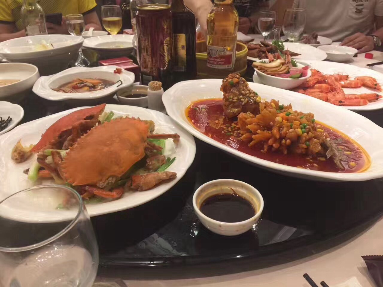 鱔絲燒的不錯很入味,口感剛好;大家庭聚餐 - 環境還可以,菜品的味道不