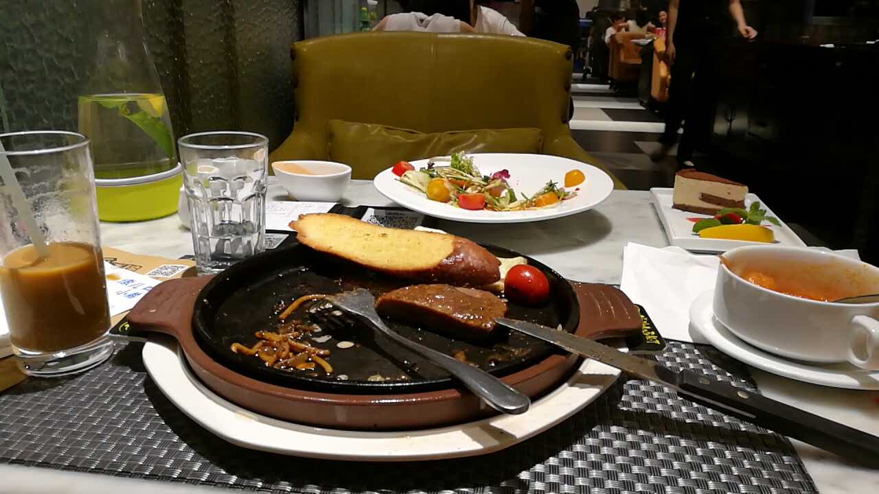 半秋山西餐厅(万达广场店)