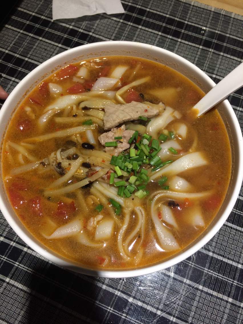 好贵呀&hellip;&hellip;麻麻说老友粉味道不错,不过我觉得螺蛳粉不太