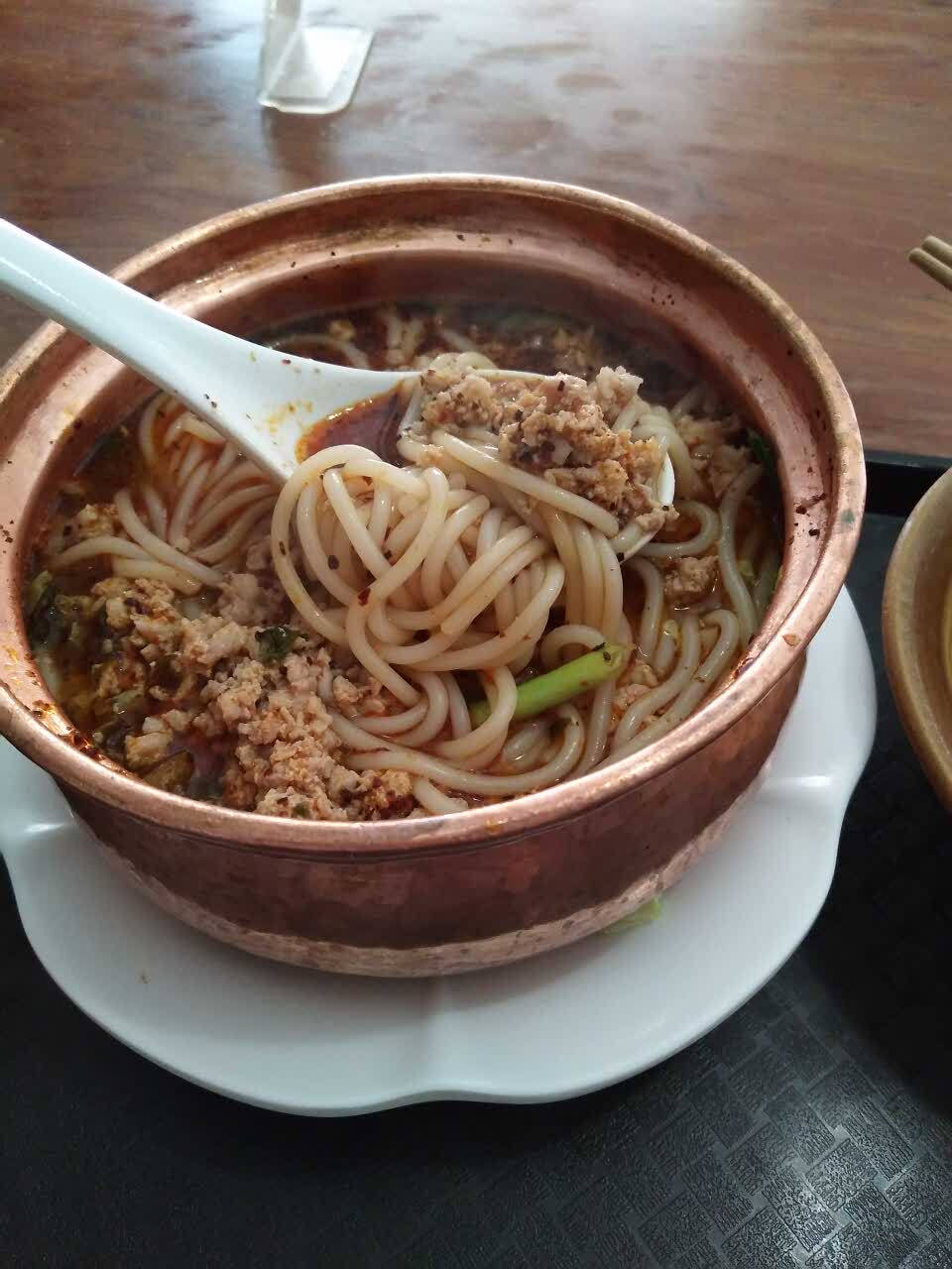 2022老街饵丝(昆明总店)美食餐厅,味道很不错,相对可能价格贵.