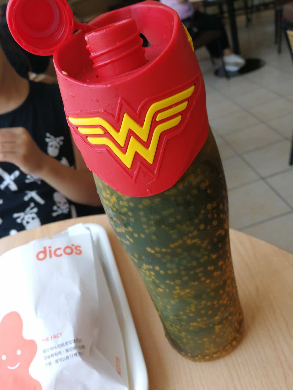 最爱的德克士,每年的得意杯设计都很独特,炸鸡味道美美哒!