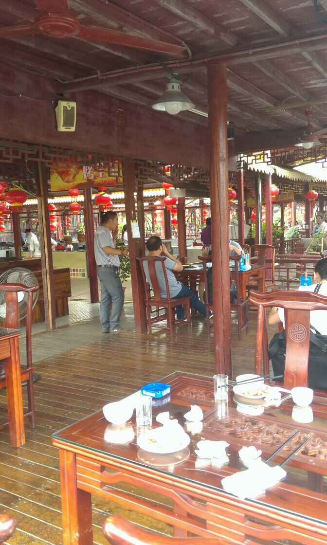 2022翠竹园农家菜美食餐厅,停车蛮方便的,环境蛮好的,.