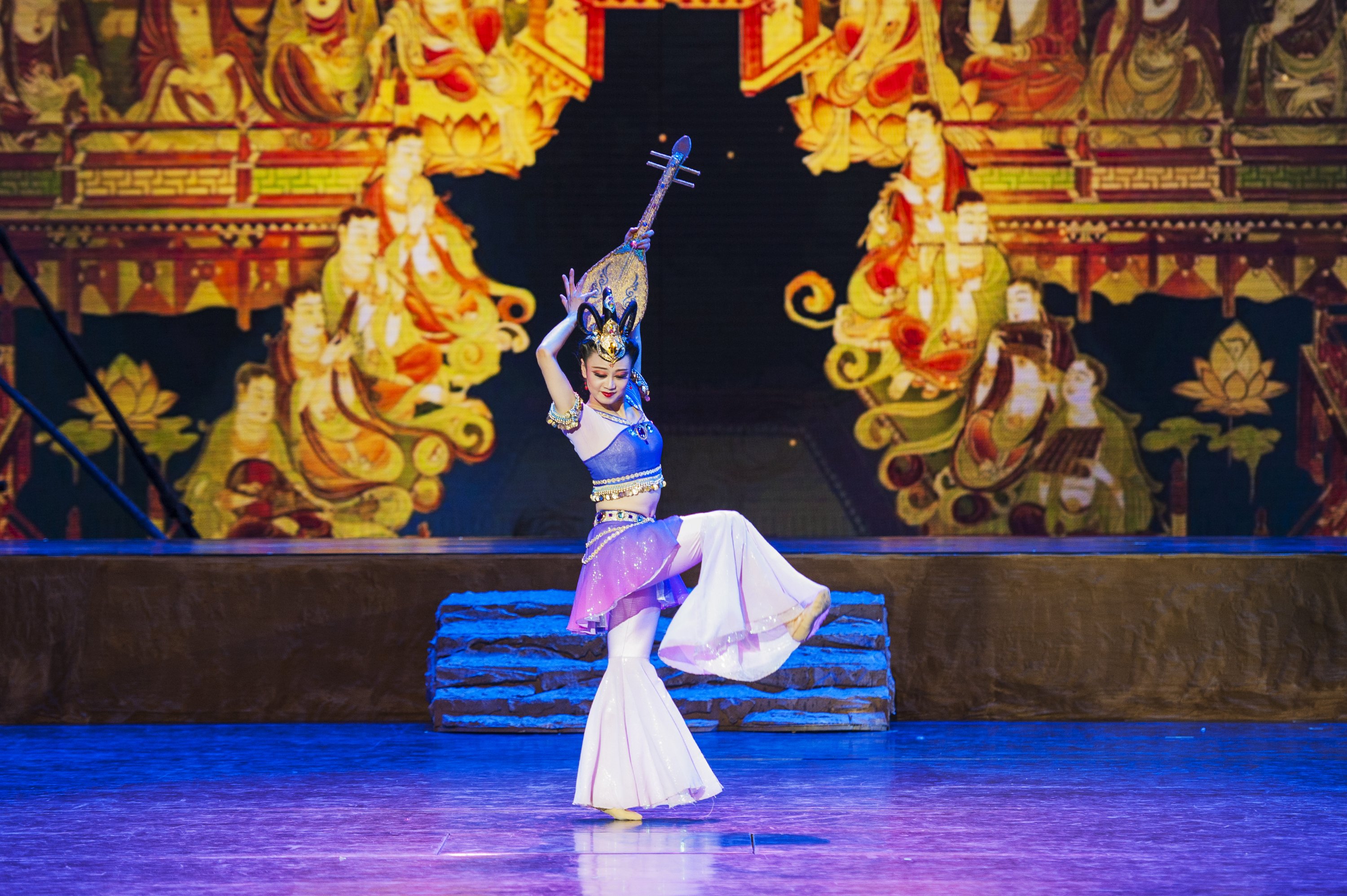 敦煌的丝路花雨好看吗?在哪演出啊?