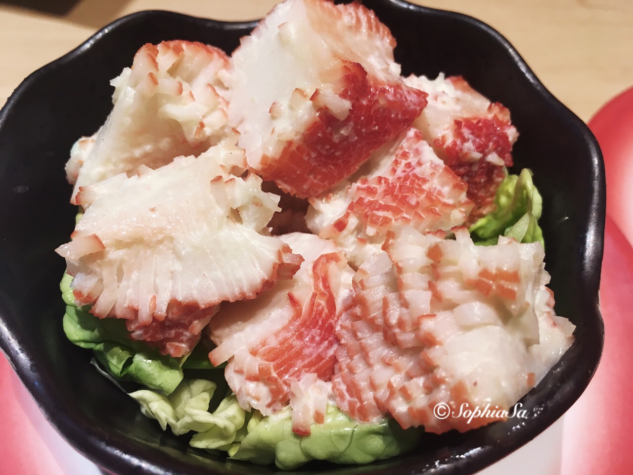 先拿的芥末蟹柳沙拉最不好吃蟹柳很硬明明蟹柳是能做软点吸收酱汁更