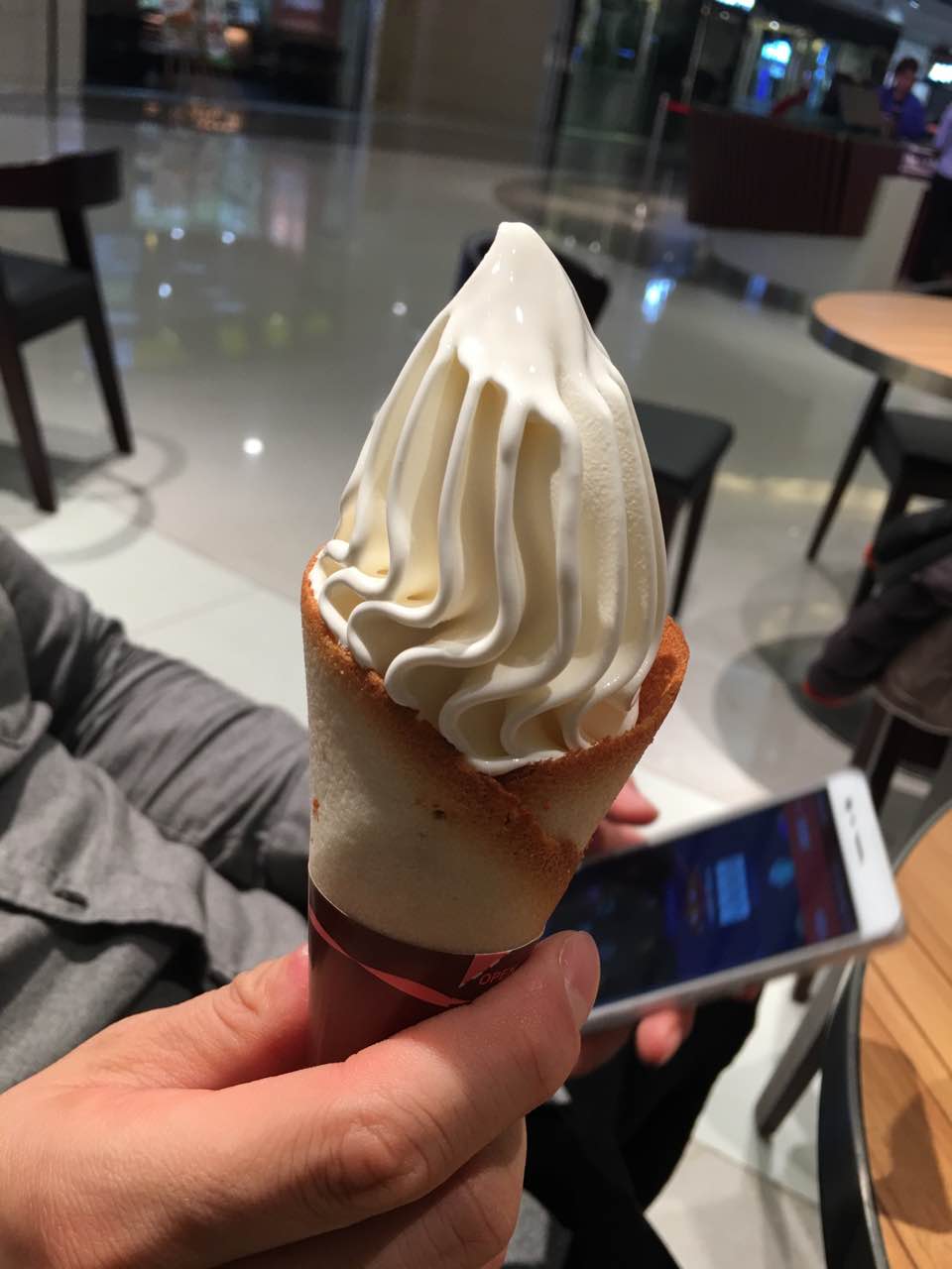 林】沈阳肯德基(万象城店)餐馆,冰淇淋味道很厚,特别香浓,蛋卷香脆,真