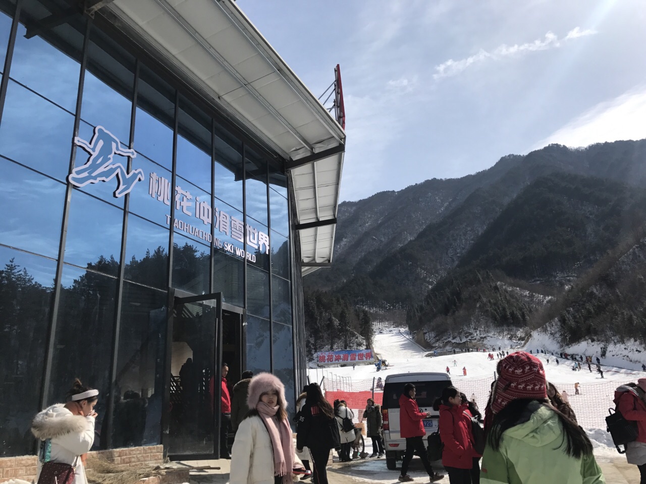 英山桃花冲滑雪场图片