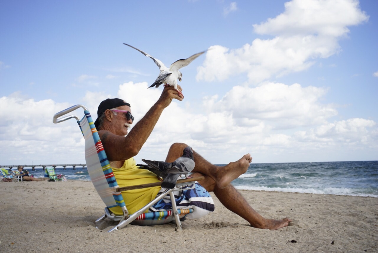 Danny Amendola Jean Watts 在迈阿密海滩与朋友放松 (48 相片) - 裸体名人