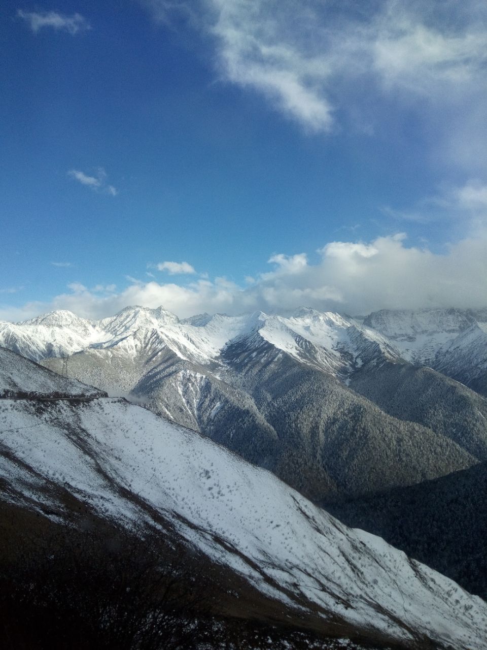 巴郎山道路目前有雪不?