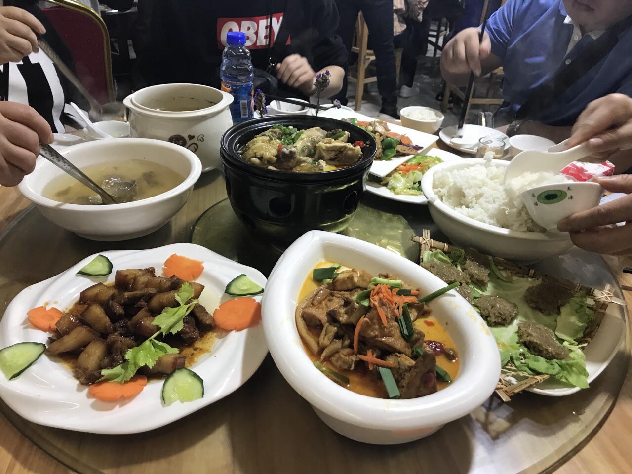 【携程攻略】娱乐点,车牌号3887,司机郭师傅,导游阿