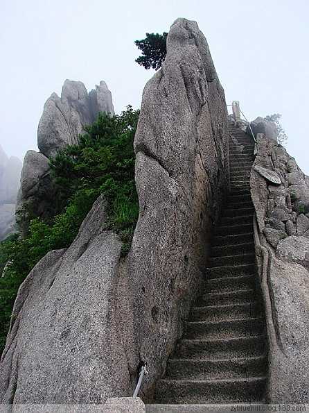 【攜程攻略】黃山風景區天都峰景點,天都峰是黃山三大珠峰之一,海拔