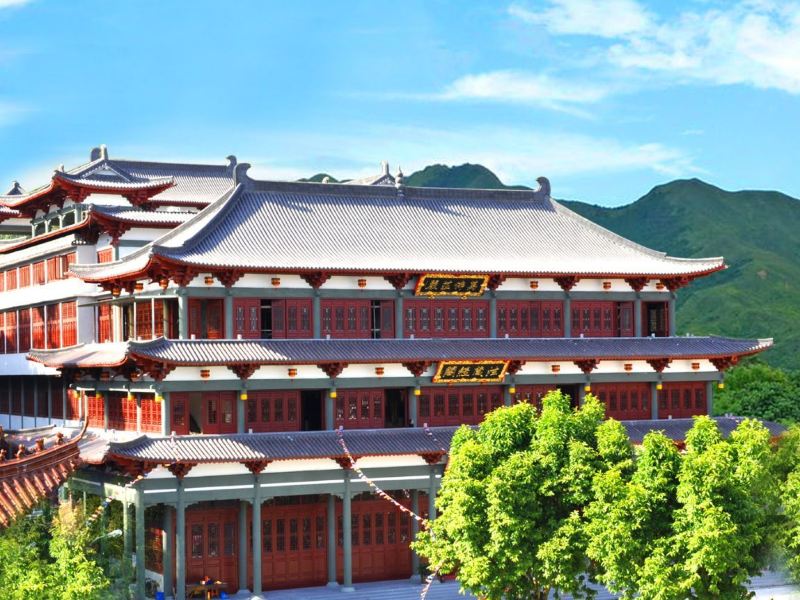 "自仁山法师住持寺务后" "道场讲经弘法" "在法师的亲自指导和设枷侣