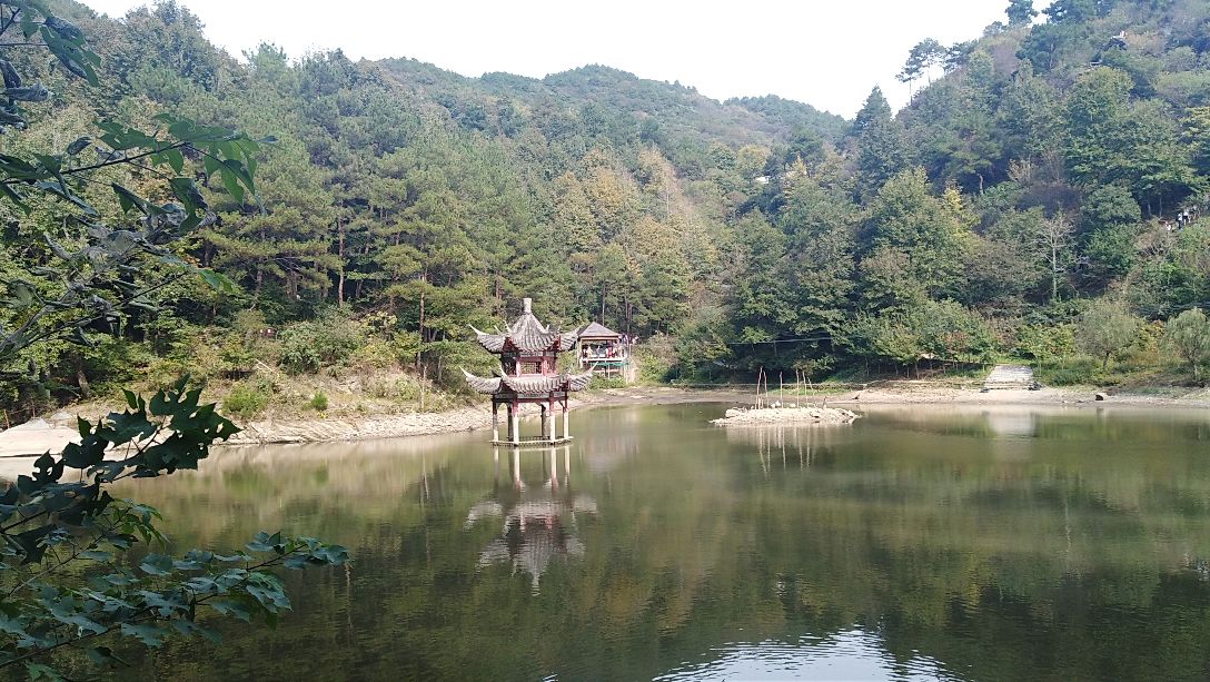 木蘭清涼寨風景挺不錯,裡面景點還挺多的,是個旅遊的好去處,但是要在