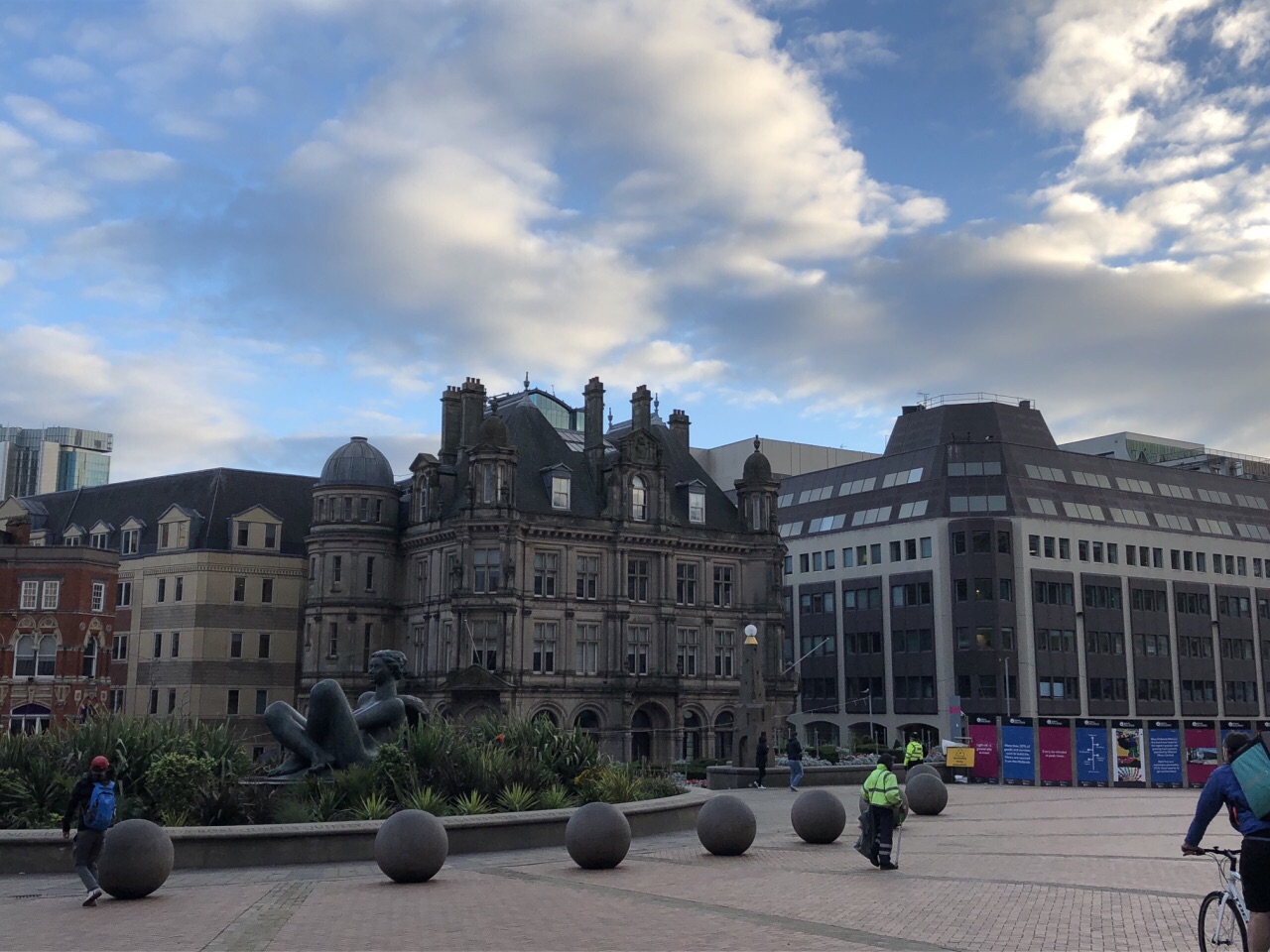 维多利亚广场是伯明翰newstreet火车站西北角比较明目的一个地标