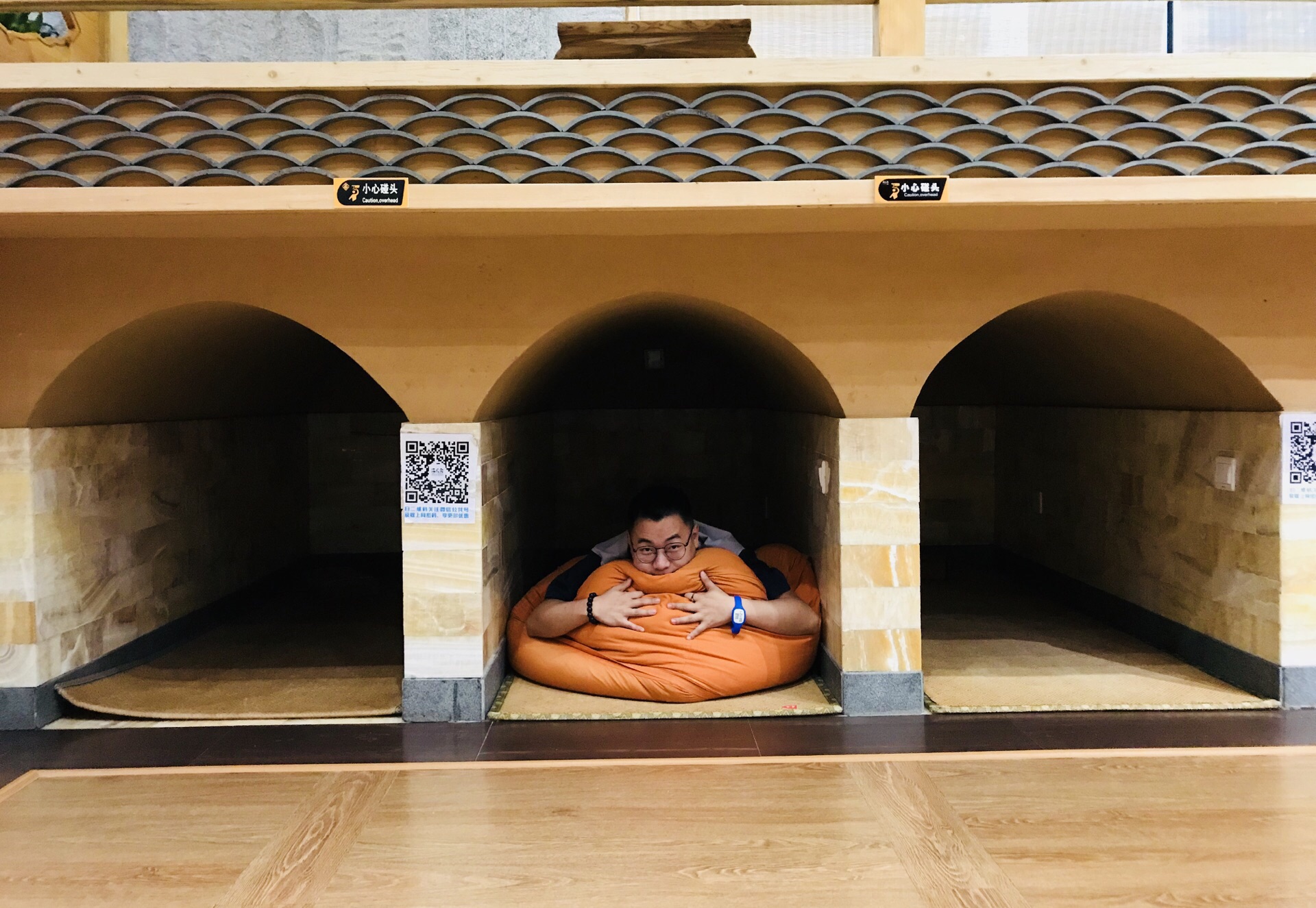 城后面,这里普通的洗浴很便宜,过夜也只多加20块钱