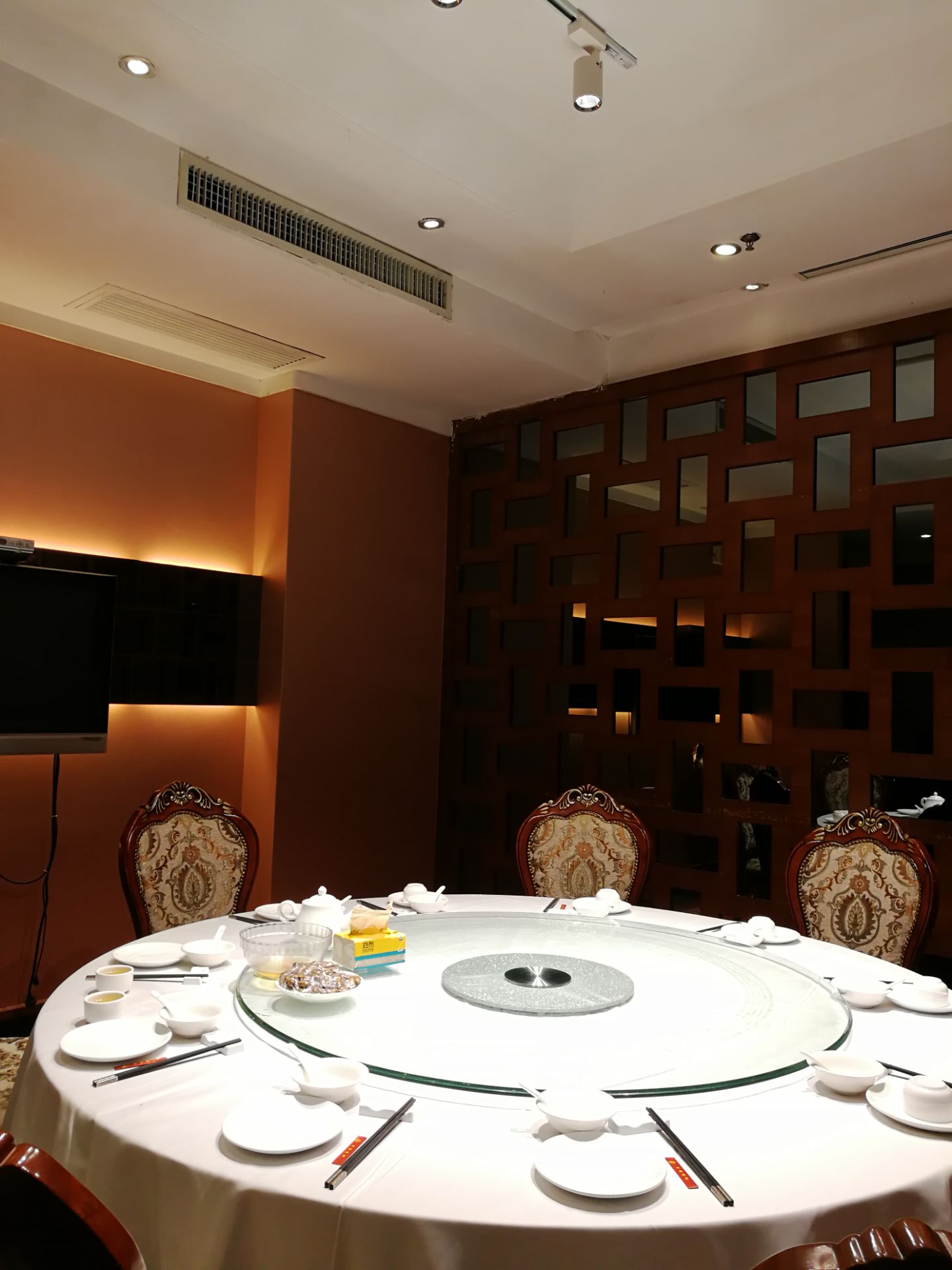2021味国厨房(滨江东店)美食餐厅,曾经火爆一时,现在水准下降.