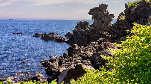 【携程攻略】济州岛龙头岩景点,这个地方很适合在日落时分喝咖啡,很