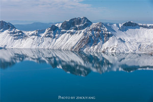 山海关区游记图文-一路向北，出关逐秋，在长白山天池边凝视永恒的纯净