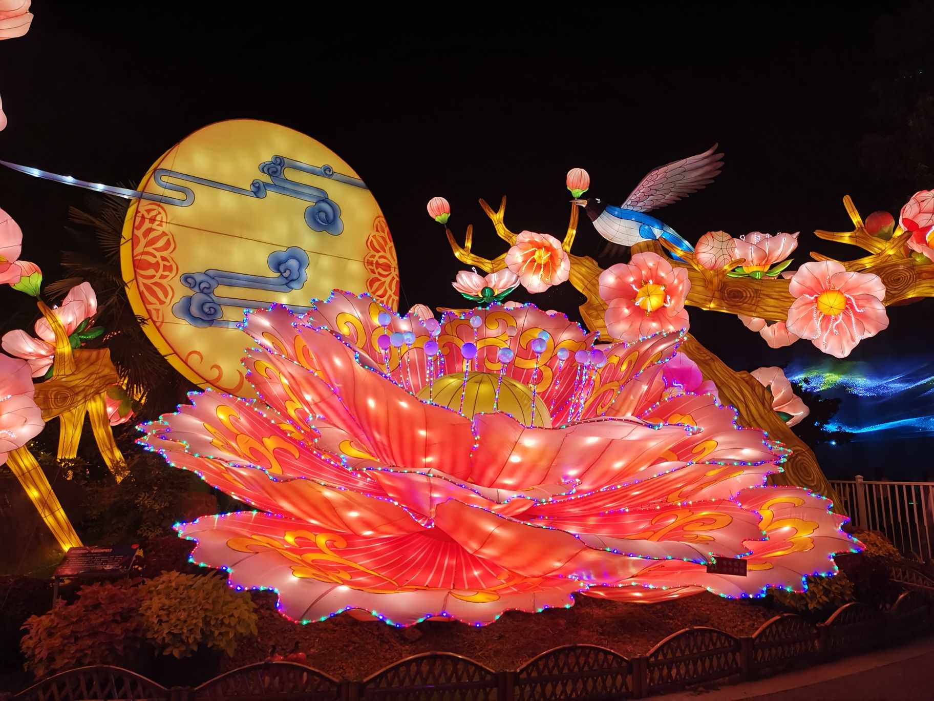 【携程攻略】无锡梅园景点,花灯真的很漂亮,做的很华丽,比预想的要好.