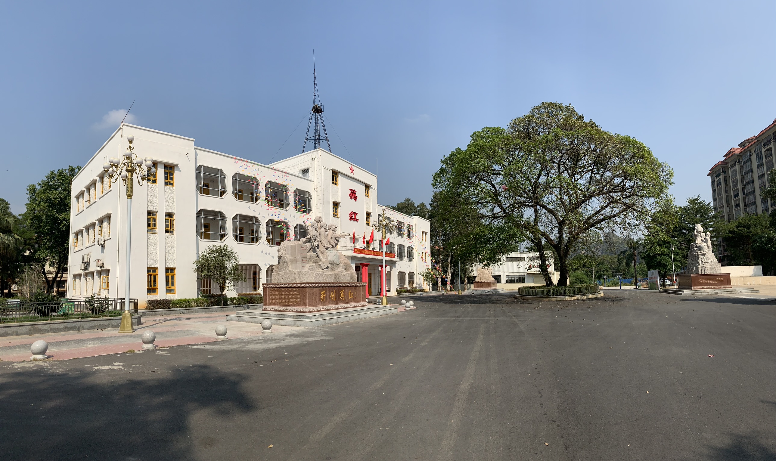 张 华星财富广场 暂无评分 景点地址 为民路与英红大道交叉口东150米