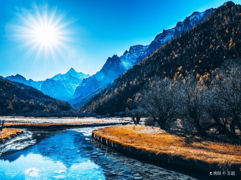 稻城圣水门游玩攻略-圣水门门票多少钱/价格表-团购票价预定优惠-景点