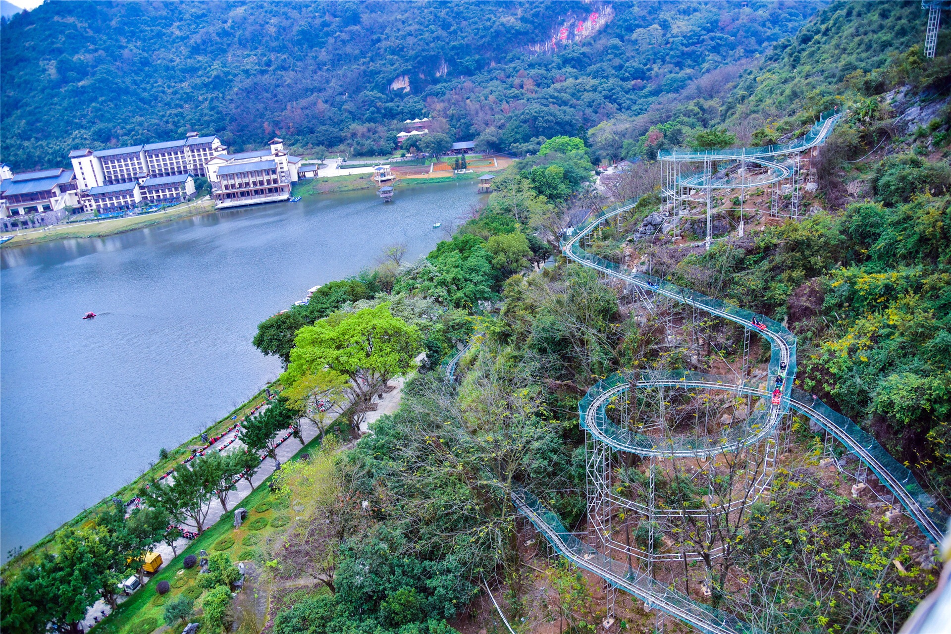 宝晶宫国际旅游度假区
