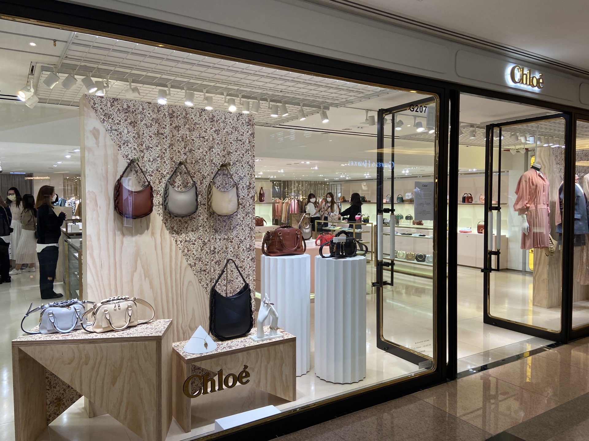 2022chloe(海港城店)购物,.柔软舒适的面料,以及包包.【去哪儿攻略】