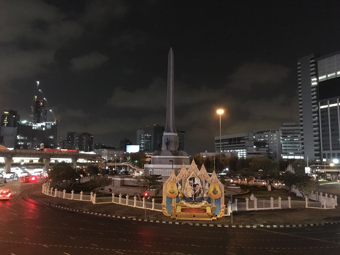 泰国曼谷 Ratchathewi 胜利纪念碑高清摄影大图-千库网