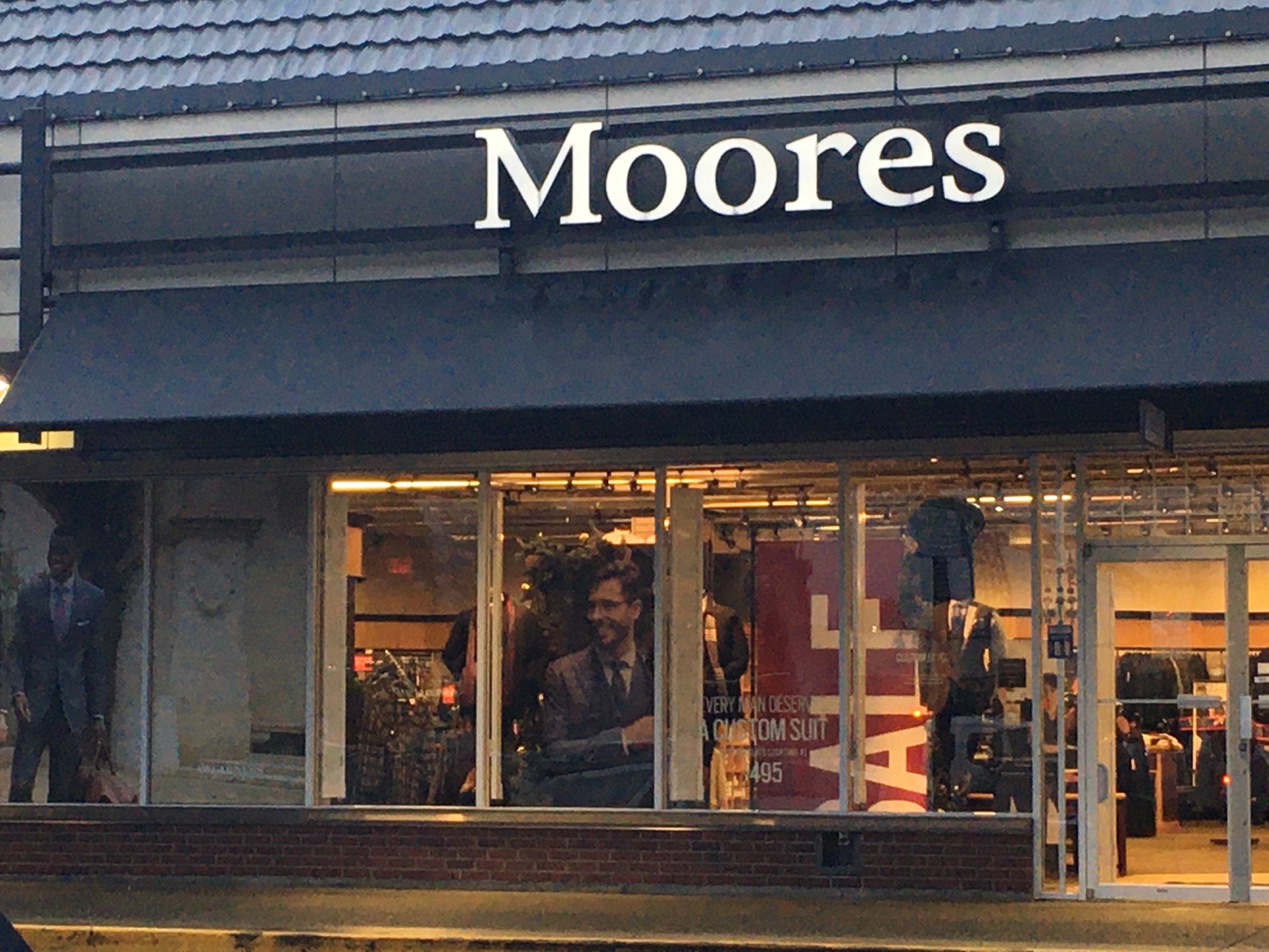 moores clothing store 4.0分  点评 直线距离1.8km