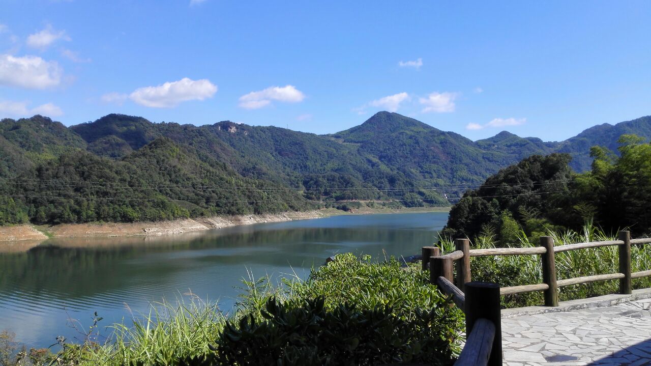 大別山主峰景區白馬尖